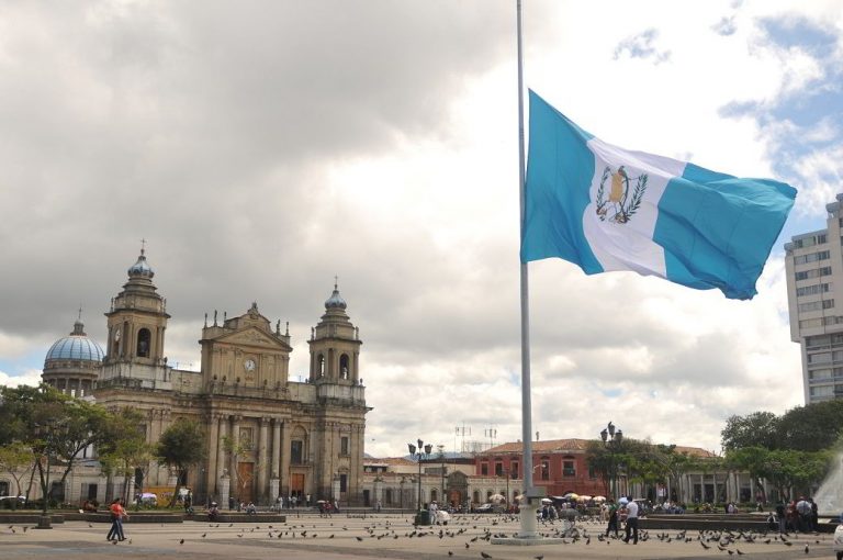 Guatemala | Computadoras, servidores y equipo para un centro de prensa: las compras por excepción que el TSE realiza para las próximas elecciones