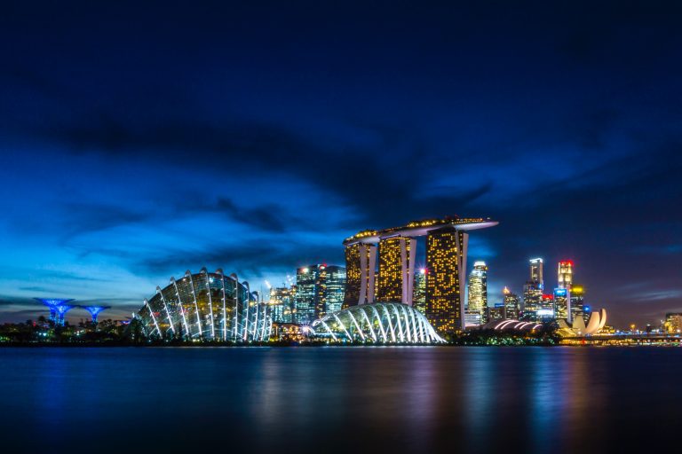 Operadores de Singapur suman más espectro 5G