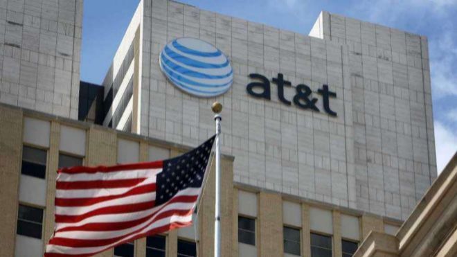 AT&T reporta sólido crecimiento de usuarios; advierte por menor flujo de caja