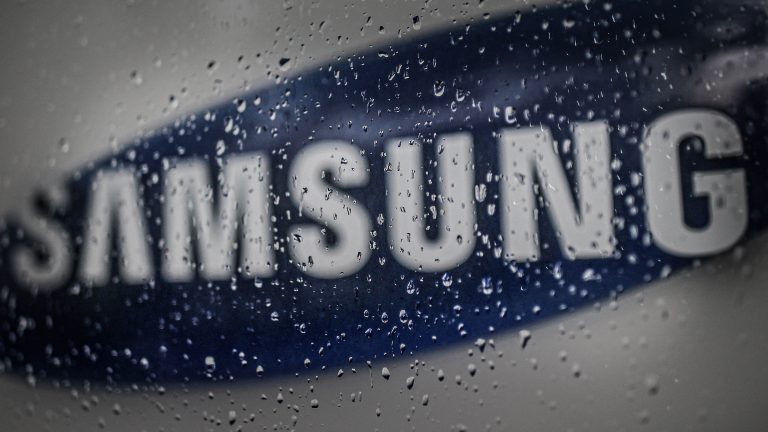 Samsung cortará los suministros a Huawei. Sí, por culpa de Estados Unidos
