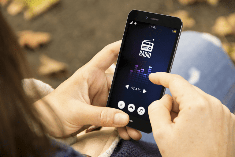 Todos los smartphones fabricados en Brasil tendrán radio FM para 2023