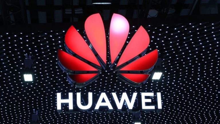 Huawei se enfoca en su negocio de nube, donde todavía puede acceder a tecnología estadounidense