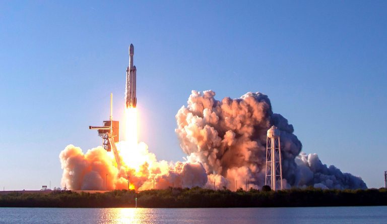 SpaceX y United Launch Alliance lanzarán los nuevos satélites de SES para reubicación en banda C