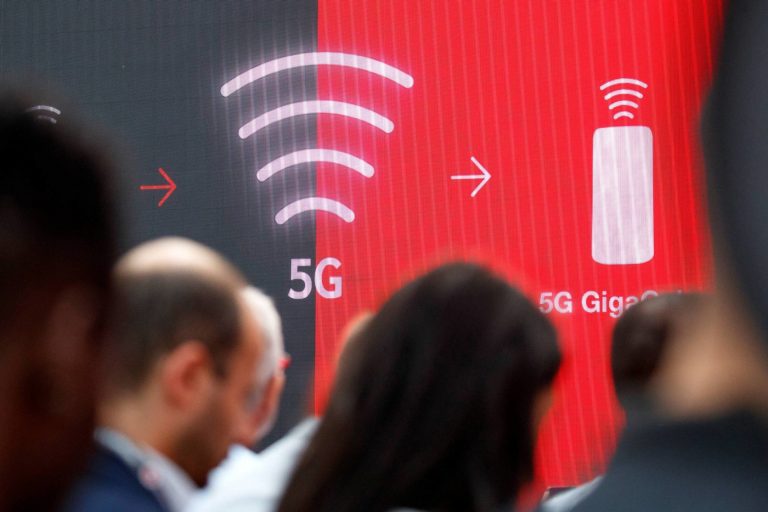 Francia recauda casi 3 mil mde en esperada subasta 5G