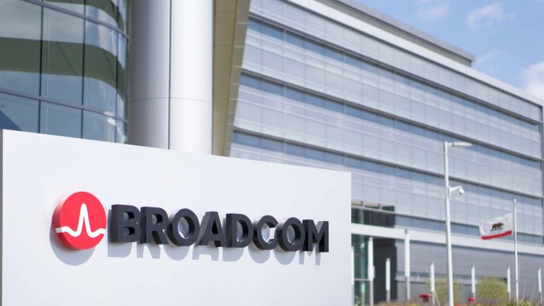 Broadcom compra VMware por 61 mil mdd