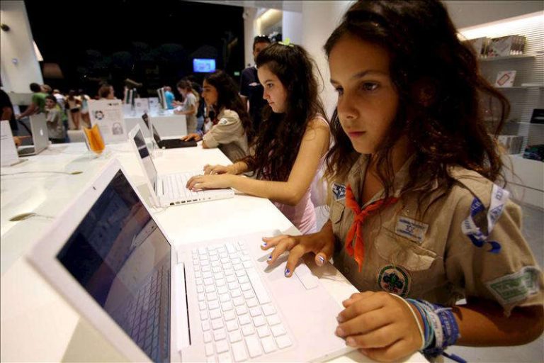 23 colegios del área rural de Cartagena contarán con centros digitales