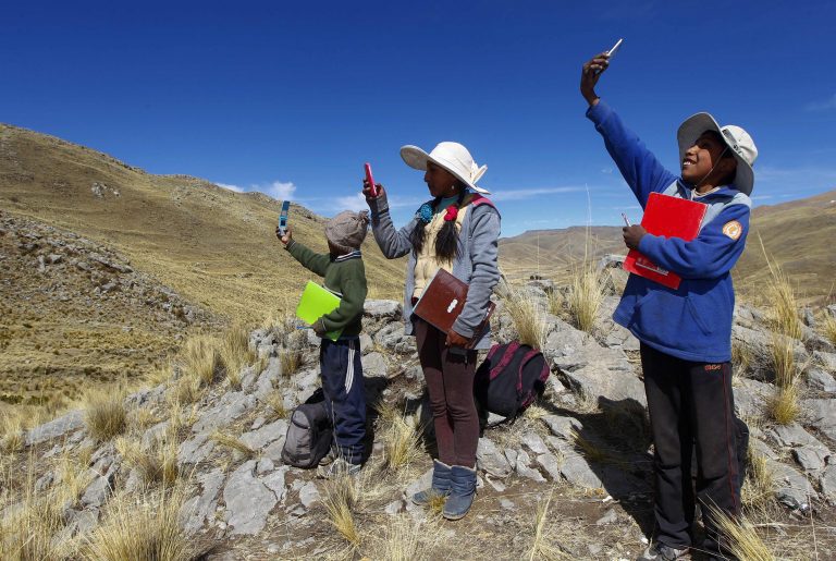Proyecto de ley busca facilitar despliegue de infraestructura y acceso a banda ancha en Perú