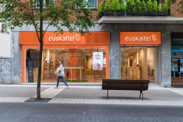 España | El Gobierno vasco no teme que Euskaltel desaparezca si prospera la fusión Orange-MásMóvil