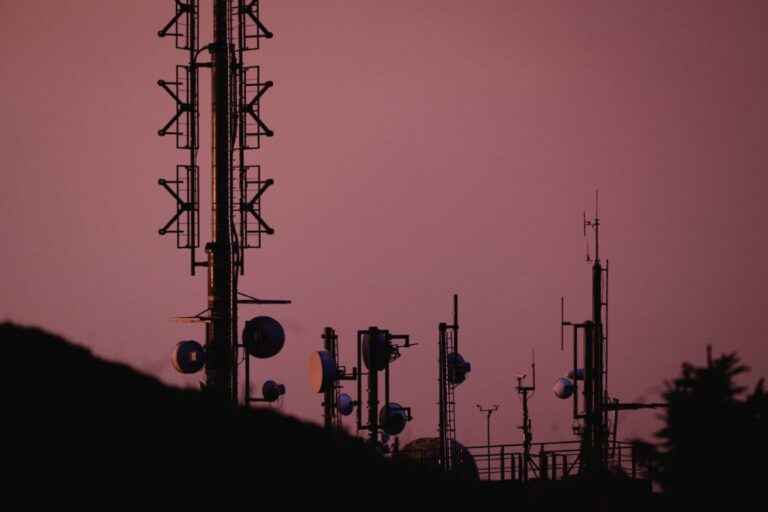 FCC autoriza 313 mdd para banda ancha rural en EE. UU.