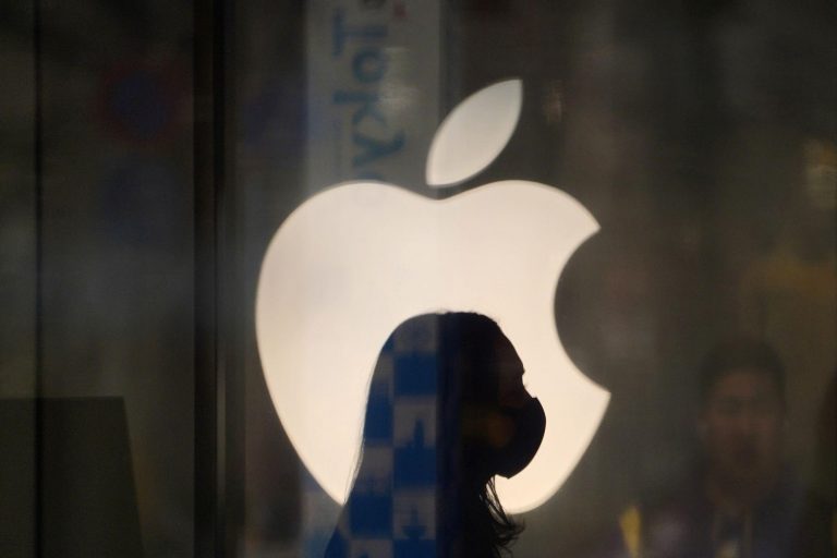 Apple amenaza con despedir a una empleada tras publicar un TikTok que se hizo viral