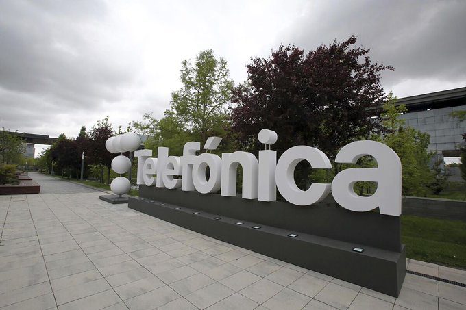 Telefónica recompra deuda por importe de 953,5 millones de euros con el fin de amortizarla