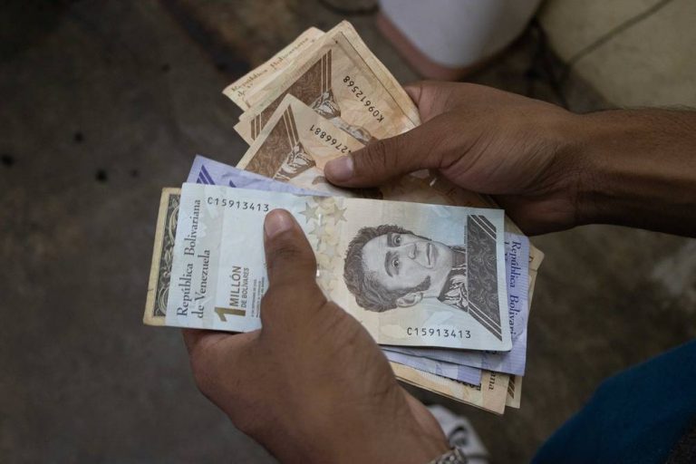 Venezuela lanza el bolívar digital para combatir hiperinflación