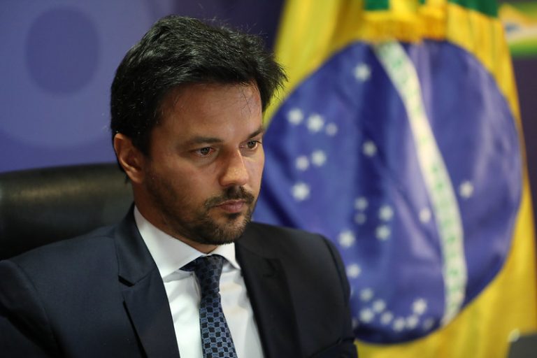 Brasil | Sobras do 5G devem ser leiloadas em 2022, diz Fábio Faria