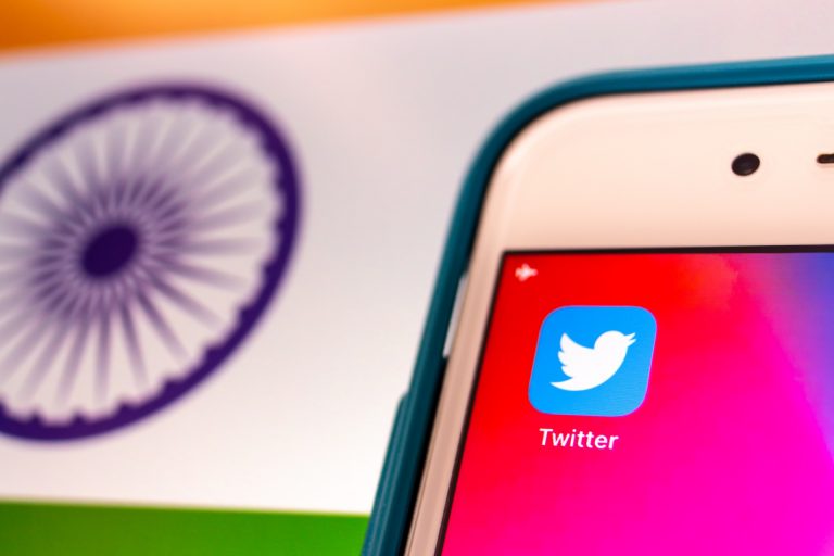 Twitter cede ante la presión de India y sus nuevas reglas para redes sociales