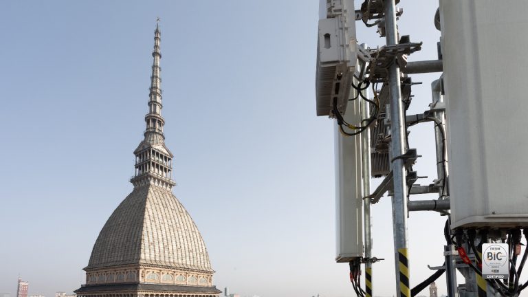 Inwit consigue préstamo para desplegar 5G en Italia