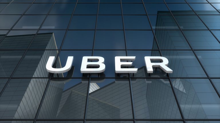 España | Uber suma 200 VTC de sus servicios UberX, Van y Comfort en Barcelona