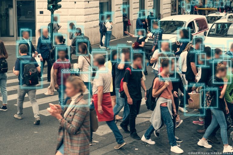 Parlamento Europeo se pronuncia a favor de prohibir vigilancia biométrica masiva