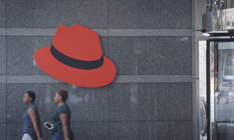 Red Hat lanza Ansible 2, plataforma de automatización para nube híbrida