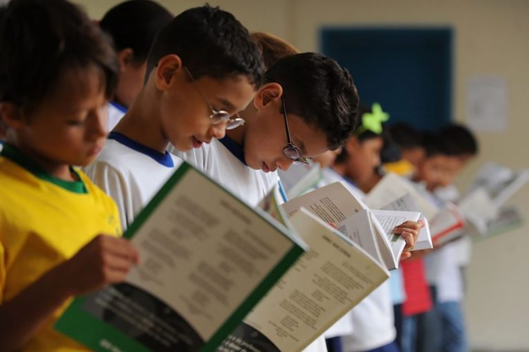 Ministerio de Educación y Banco do Brasil atenderán escuelas con baja conectividad