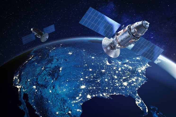 Republicanos y demócratas proponen mejoras a comunicaciones por satélite