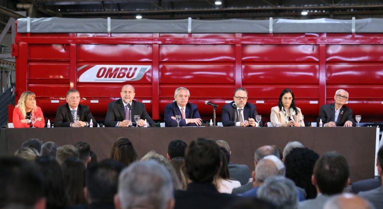 Argentina usará fondos del Servicio Universal para el desarrollo de parques industriales