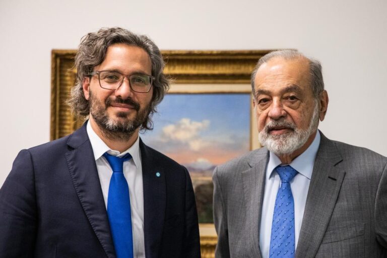 Carlos Slim promete invertir 400 mdd en Argentina en reunión con Santiago Cafiero