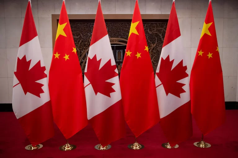 China condena prohibición de Huawei y ZTE en Canadá