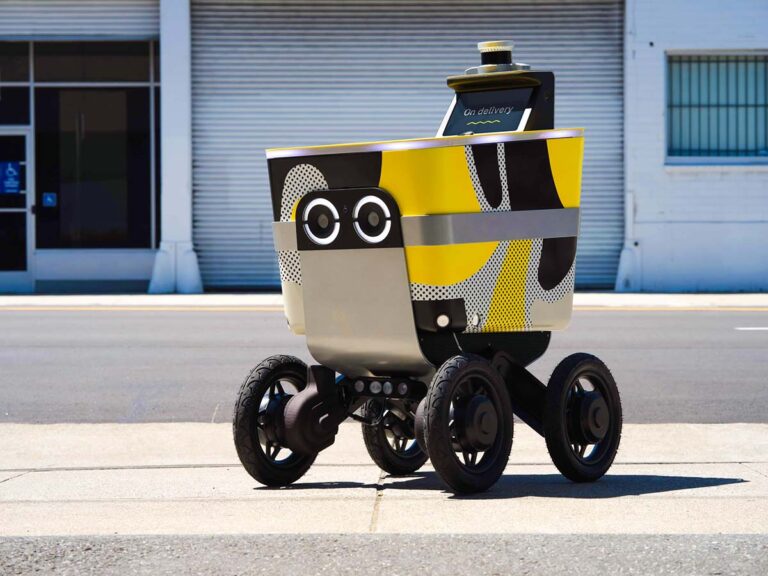 Uber Eats se lanza por las entregas con robots y vehículos autónomos