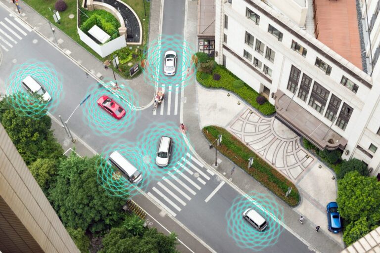 España quiere información en tiempo real de los vehículos conectados para 2026