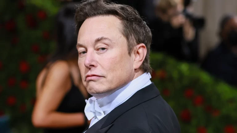 Elon Musk enfrenta demanda por discriminación racial en Tesla
