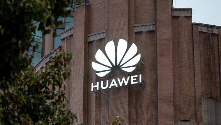 Huawei crea un sistema de conducción autónoma 5G+4L para puertos inteligentes
