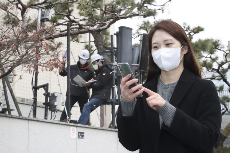 Ministro TIC de Corea del Sur pide a telcos planes intermedios de datos móviles 5G