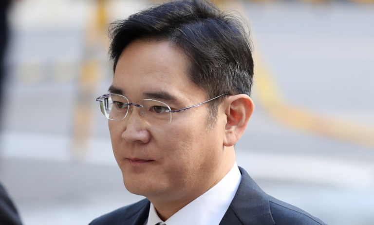 Vicepresidente de Samsung obtiene indulto presidencial ¿Qué sigue?