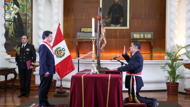 5 titulares del MTC en un año: sector telecom peruano paralizado por crisis política