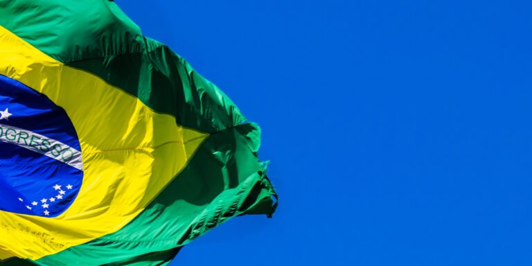 Espectro, postes y carga fiscal: los pendientes para el próximo gobierno de Brasil