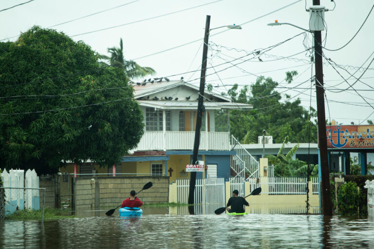 Más de 660 sitios móviles en Puerto Rico no funcionan tras huracán Fiona