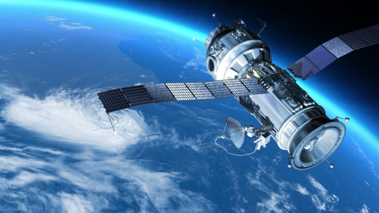 Embratel defende regulação do espaço para satélites