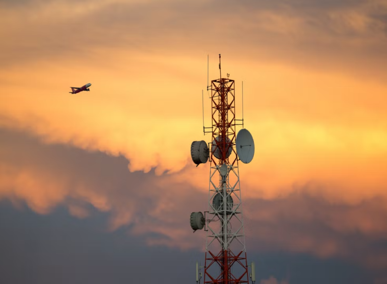 Comisión Europea habilita 5G en aviones y WiFi en carreteras