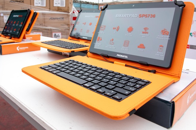 Perú | Pronatel entregó 11,907 tabletas para reforzar clases de escolares de localidades rurales del Proyecto de Banda Ancha Huancavelica 1 dplnewsTabletasPronatel rp28082024