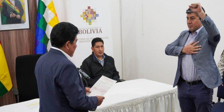 Néstor Ríos deja la dirección de la ATT en Bolivia; Cristiam Mamani lo releva 1 dplnews Cristian Mamani att mc17425