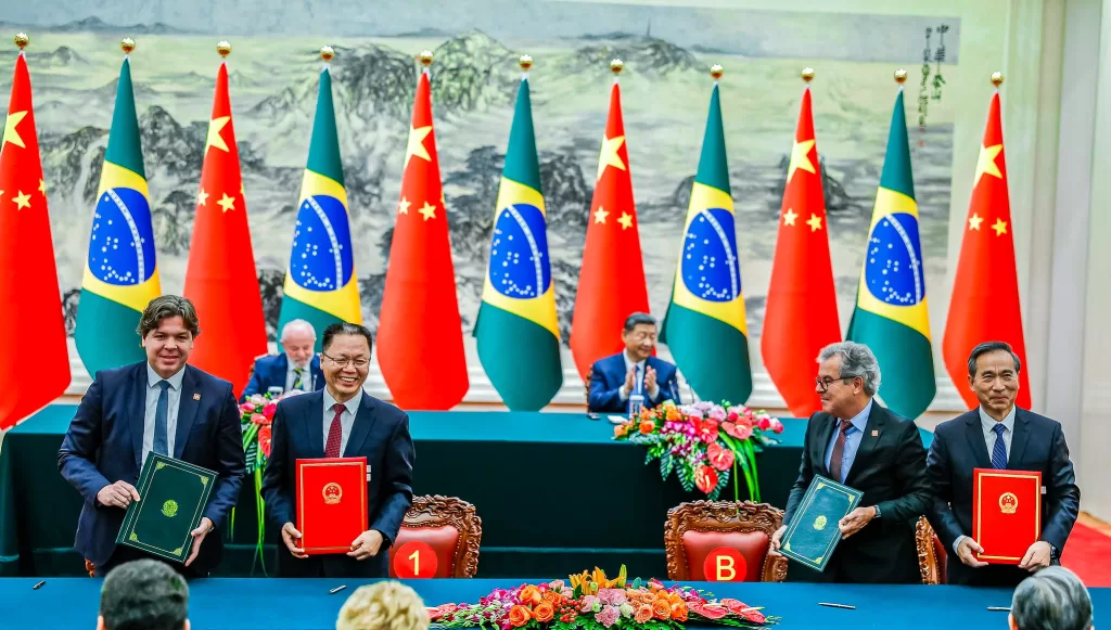 China invertirá 4.8 mil millones de dólares en Brasil con foco en tecnología 1 dplnews brasil china mf13525