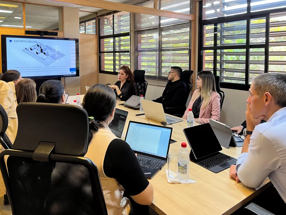 Paraguay | Mitic y MIC consolidan trabajo conjunto en desarrollo de la innovación digital 1 dplnewsMiticMICPy1 rp18072025