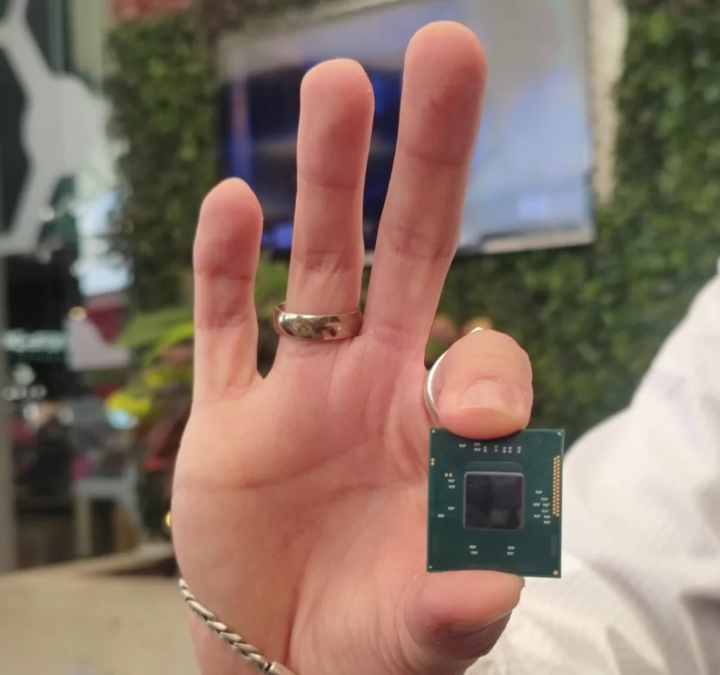 dplnews Intel1 dn150825