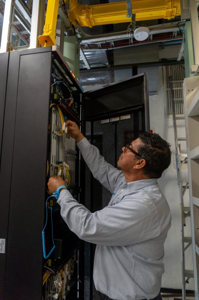 Telmex pone en operación el cable submarino TMX-5 en México (mira la galería) 1 dplnews telmex cable submarino 06 jb270925