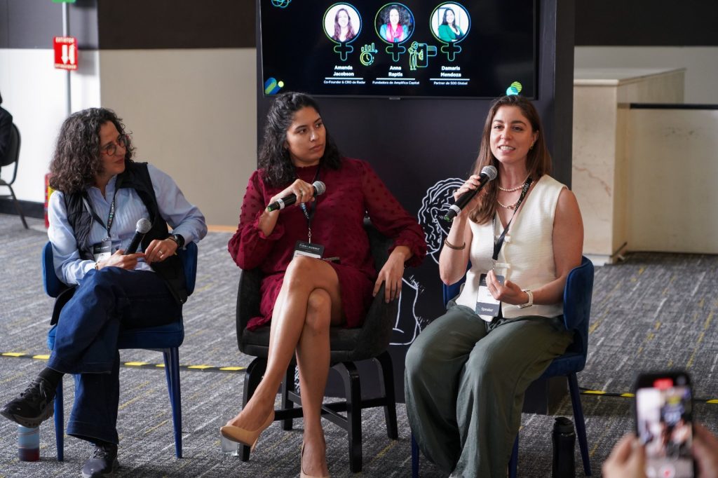Equipos con mujeres generarán mejor rendimiento y tecnología: Anna Raptis, fundadora de Amplifica Capital 1 dplnewsPanelDisruptHerFINNOSUMMIT2025 rp20112025