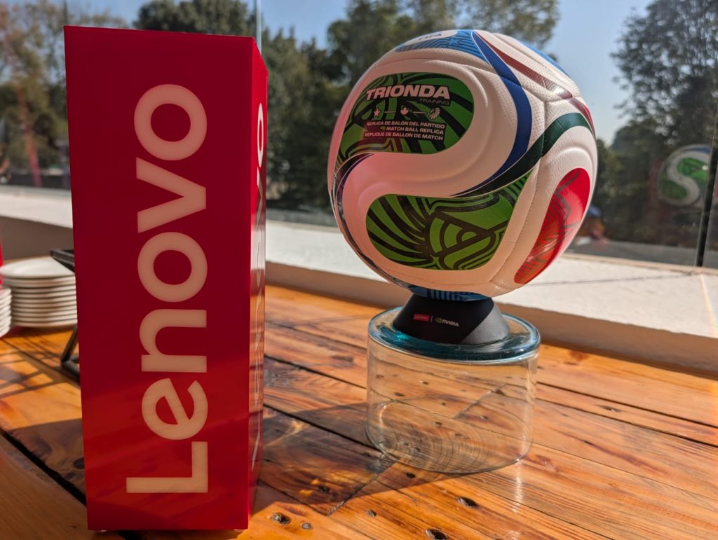 Revolución tecnológica en estadios con hiperconectividad para vivir el Mundial de Futbol 2 dplnews lenovo mundial mc41225
