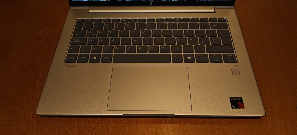 DPL Tech Review | HP ProBook 4 G1q: una PC con IA que apuesta por la autonomía y la productividad empresarial 1 IMG20260429203708 1